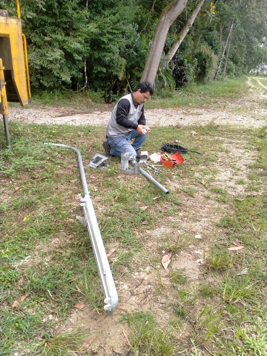 เทศบาลตำบลคึกคัก (กองช่าง งานไฟฟ้า )ได้ดำเนินการติดตั้งและซ่อมแซมโคมไฟส่องสว่างถนนสาธารณะ ซอยป้ายงค์ หมู่ที่ 4 ตำบลคึกคัก อำเภอตะกั่วป่า จังหวัดพังงา