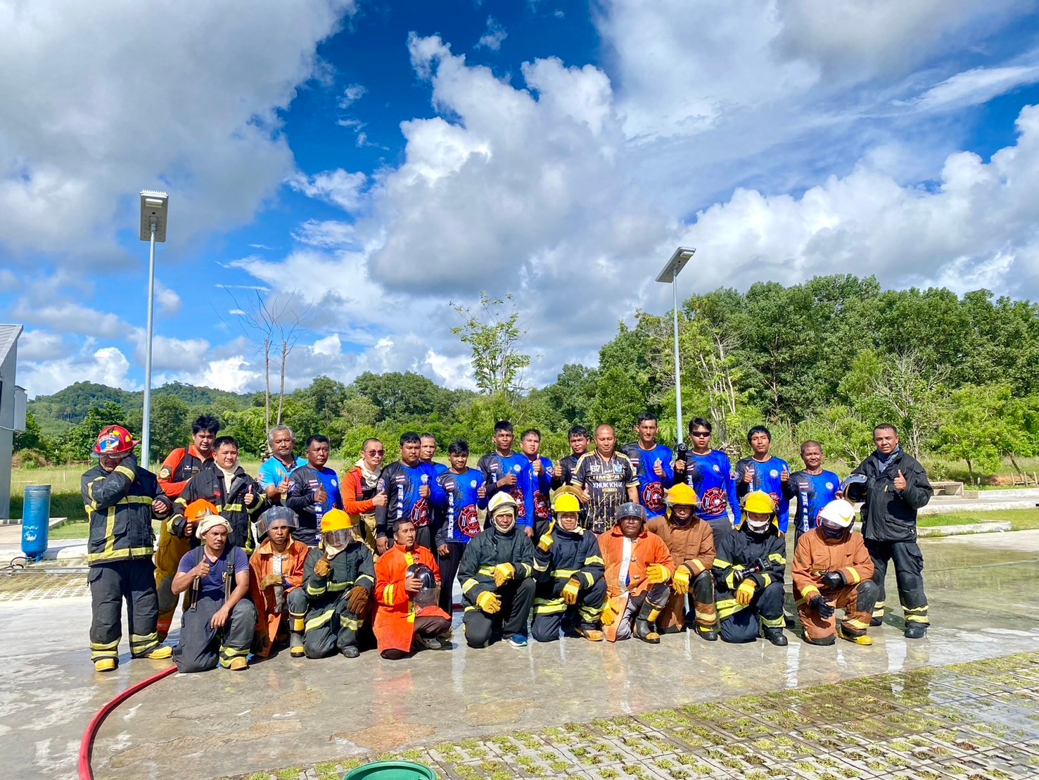 ภาพกิจกรรมของโครงการฝึกอบรมระงับอัคคีภัย ป้องกันและบรรเทาสาธารณภัย ในตำบลคึกคัก หลักสูตร "การดับเพลิงขั้นต้นและขั้นสูง" ประจำปีงบประมาณ 2567 ระหว่างวันที่ 15-16 สิงหาคม 2567 ณ หนองมูลตะกั่ว ต.คึกคัก อ.ตะกั่วป่า จ.พังงา