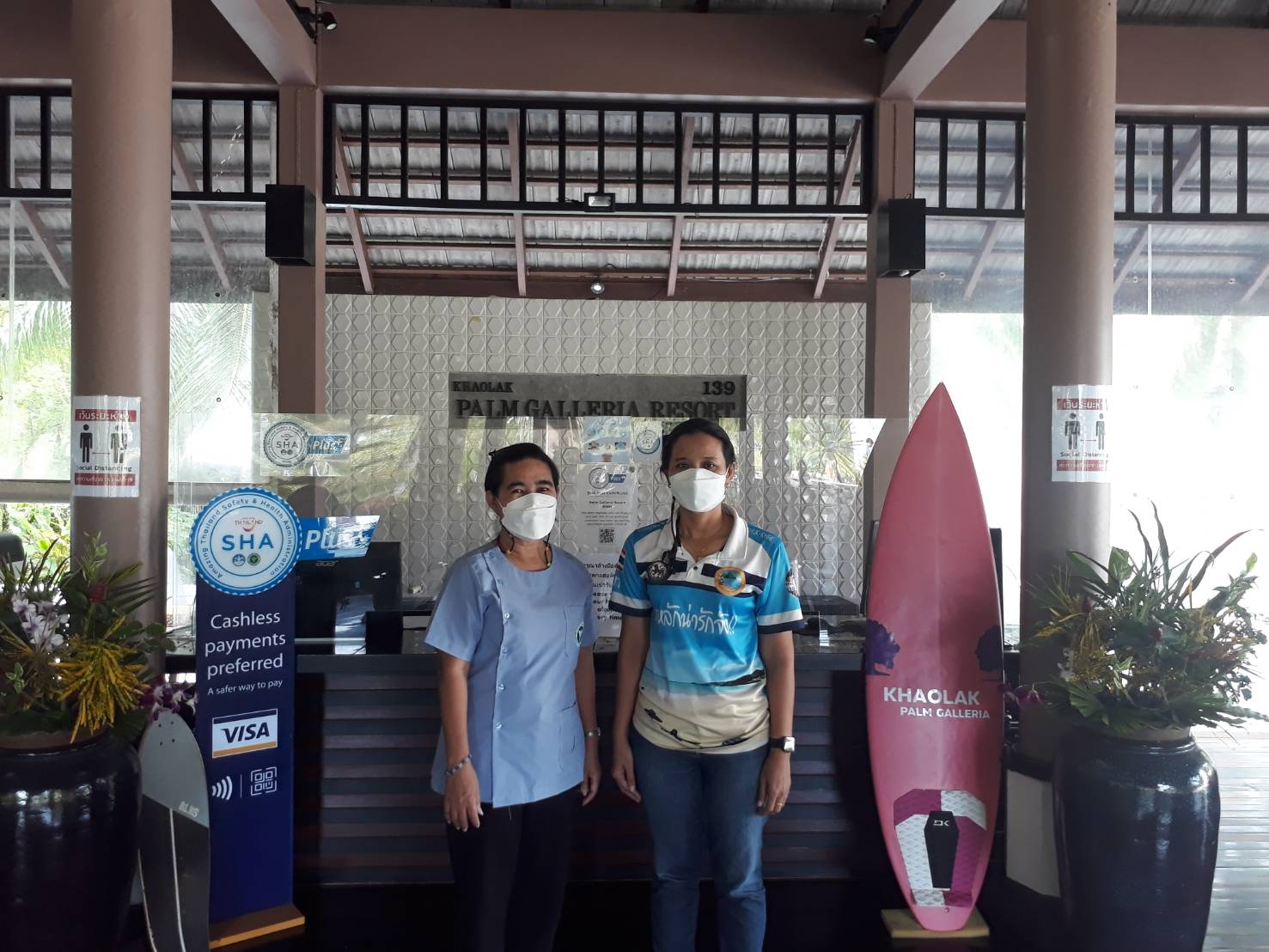 วันอาทิตย์ ที่ 7 พฤศจิกายนพ.ศ. 2564เวลา 08.00-18.00น.เทศบาลตำบลคึกคักพร้อมด้วย คณะทำงานประจำศูนย์ ปฏิบัติหน้าที่ประจำศูนย์ปฏิบัติการสถานที่กักกัน (Local Quarantine (LQ)) อำเภอตะกั่วป่า จังหวัดพังงา ตามประกาศอำเภอตะกั่วป่า เรื่องจัดตั้งสถานที่กักกัน(Local Quarantine(LQ)) อำเภอตะกั่วป่า จังหวัดพังงา ณ ปาล์ม แกลเลอเรีย รีสอร์ท หมู่ที่2 ตำบลคึกคัก อำเภอตะกั่วป่า จังหวัดพังงา