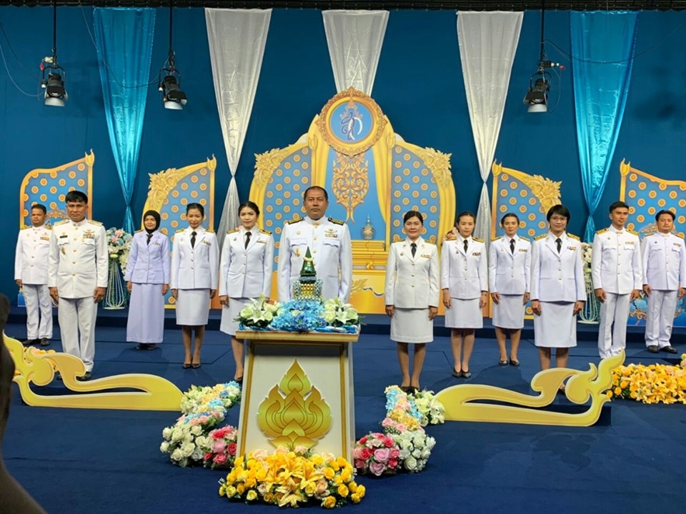 เทศบาลตำบลคึกคักร่วมบันทึกเทปรายการพิเศษถวายพระพร เนื่องในโอกาสวันเฉลิมพระชนมพรรษา สมเด็จพระนางเจ้าสิริกิติ์พระบรมราชินีนาถ พระบรมราชชนนีพันปีหลวง 