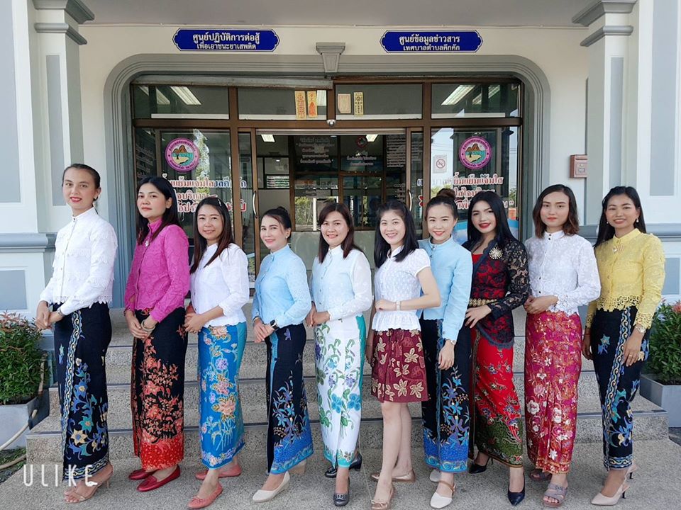 เทศบาลตำบลคึกคัก ร่วมแต่งกายชุดพื้นเมืองบาบ๋า ย่าหยา ทุกวันอังคาร เพื่อเป็นการอนุรักษณ์และสืบสานประเพณีวัฒนธรรมอันดีงาม